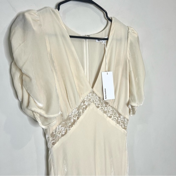 Reformation Malaga Velvet maxi Dress in Fior Di Latte size 2 NEW! New with tags! - Picture 5 of 13